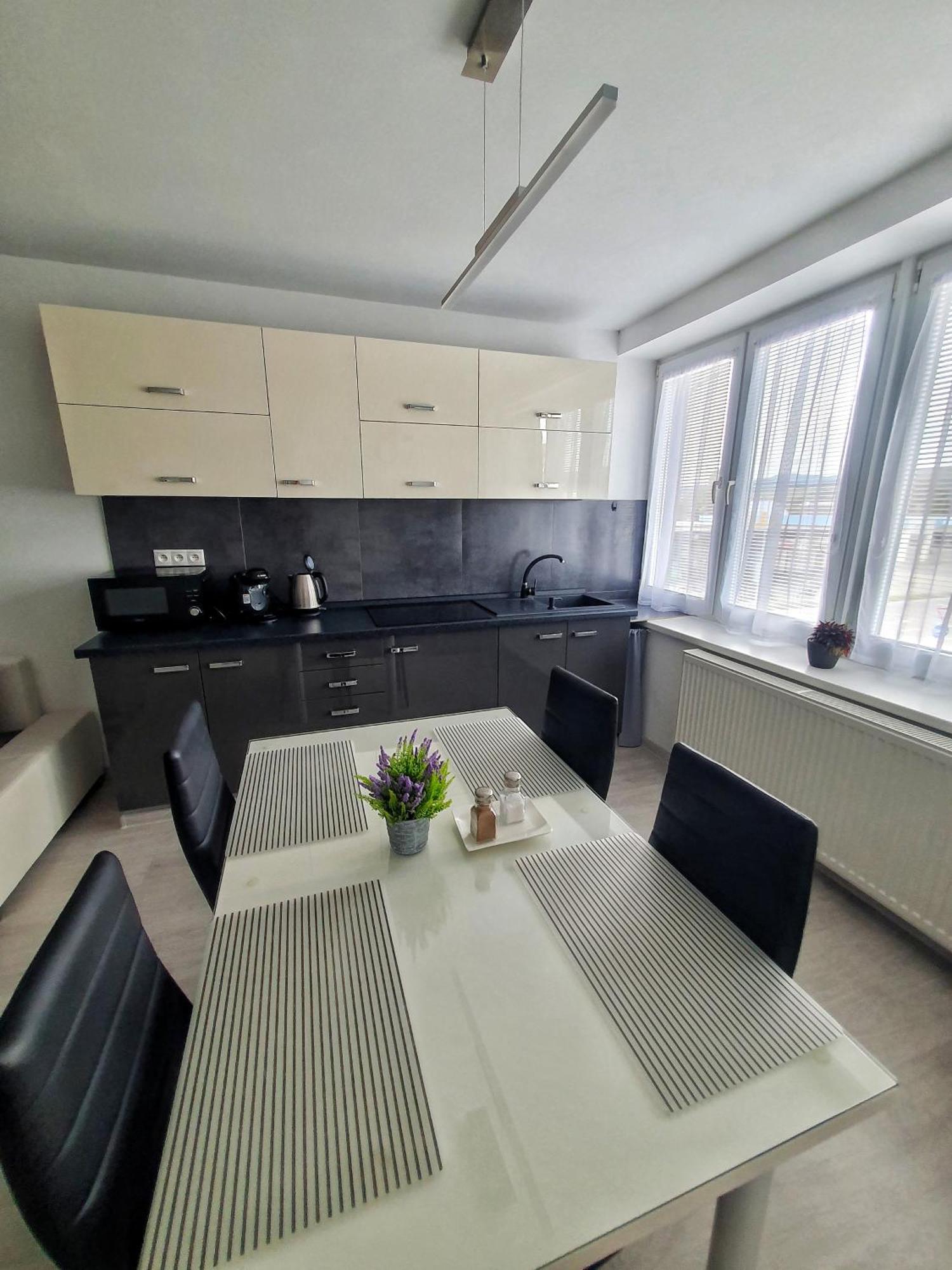 Apartmany Bytca Luaran gambar